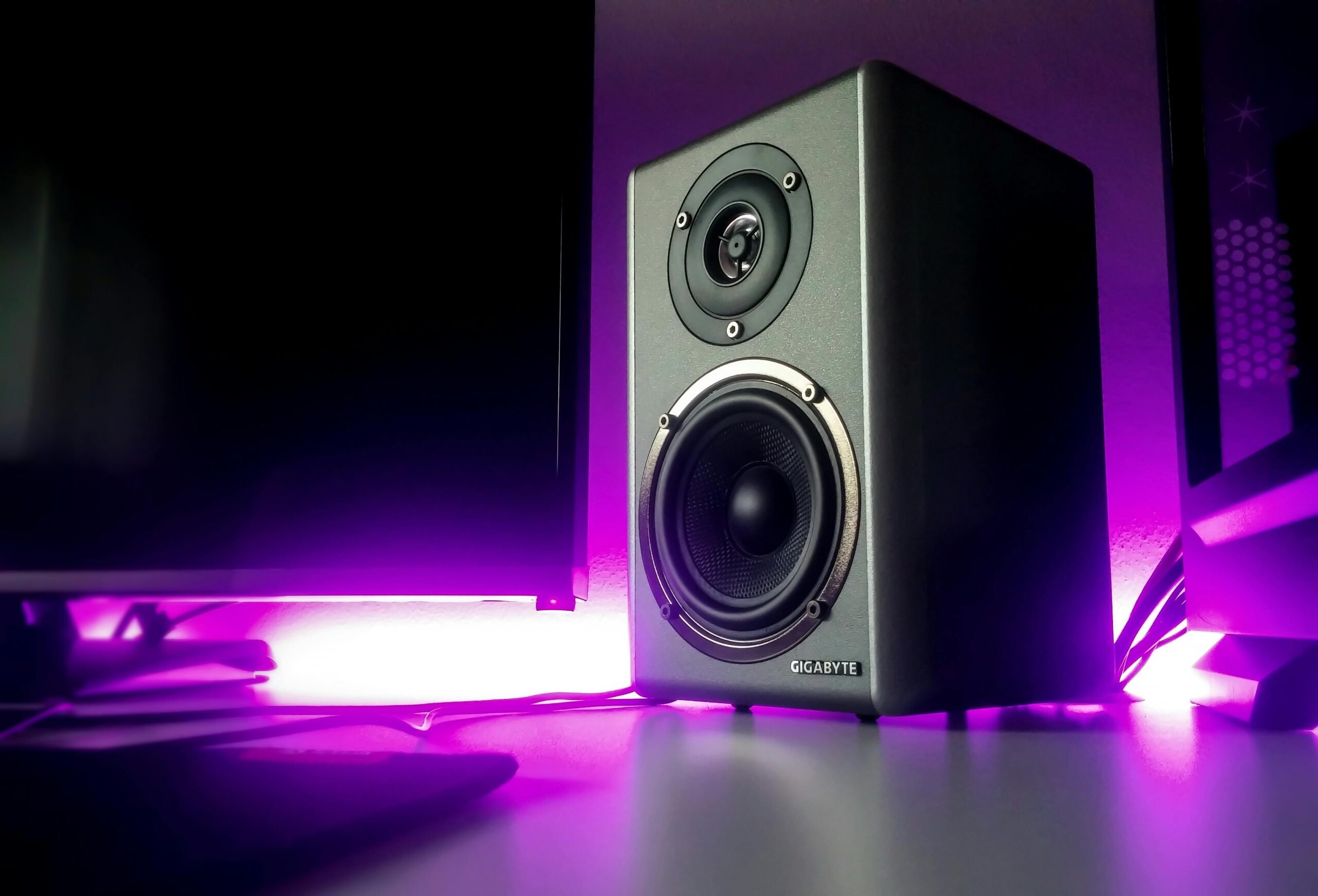 Read more about the article Digital Audio Workstations for Android Phones: Top 5 Mobile DAWs
