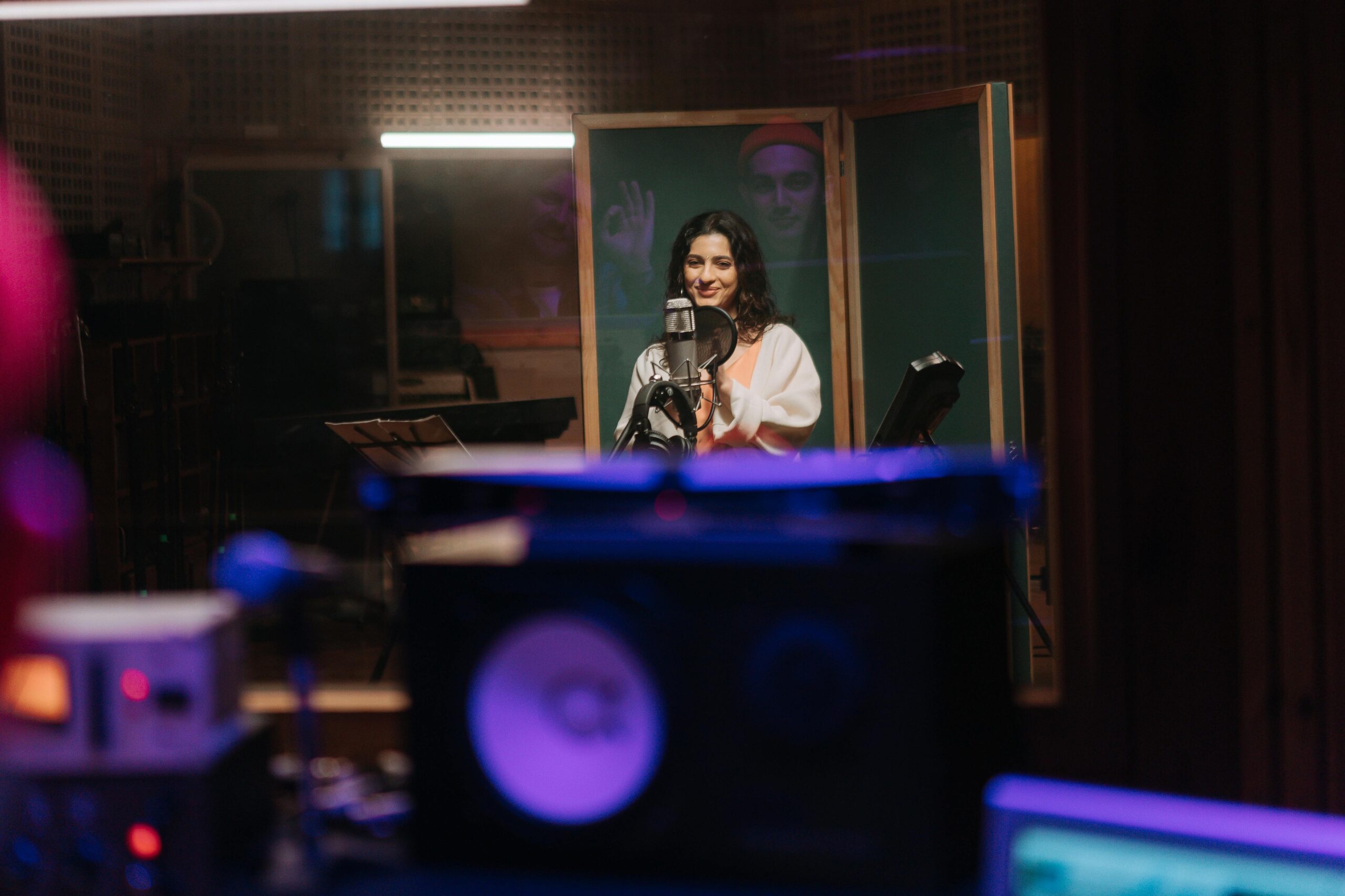 Read more about the article Artist Management: When to Hire a Manager in 2025